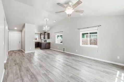 518 Woodlark Drive Medford OR 97501