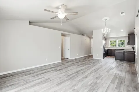 518 Woodlark Drive Medford OR 97501