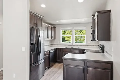 518 Woodlark Drive Medford OR 97501