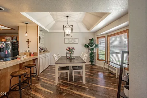 5247 Dobrot Way Central Point OR 97502