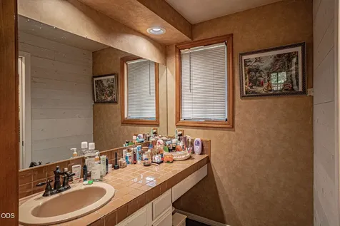 5247 Dobrot Way Central Point OR 97502