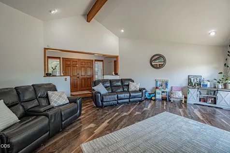 5247 Dobrot Way Central Point OR 97502