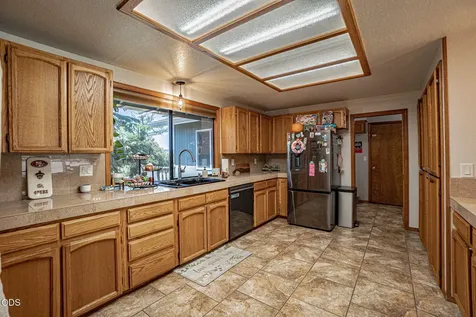 5247 Dobrot Way Central Point OR 97502