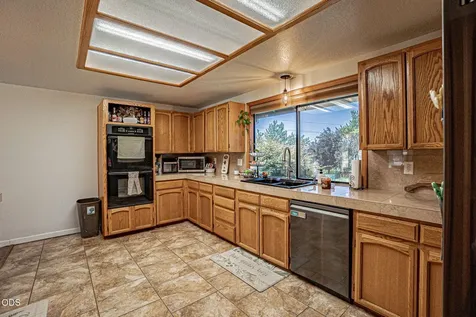 5247 Dobrot Way Central Point OR 97502