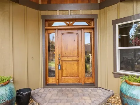 360 Vista Rim Drive Redmond OR 97756
