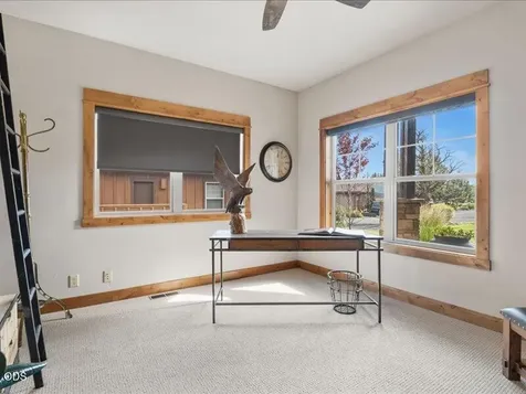 360 Vista Rim Drive Redmond OR 97756