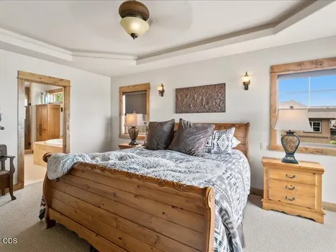 360 Vista Rim Drive Redmond OR 97756
