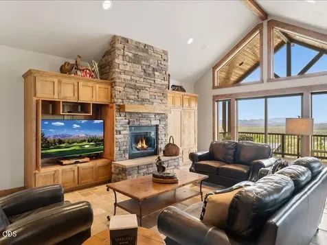 360 Vista Rim Drive Redmond OR 97756
