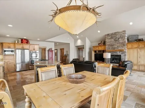 360 Vista Rim Drive Redmond OR 97756