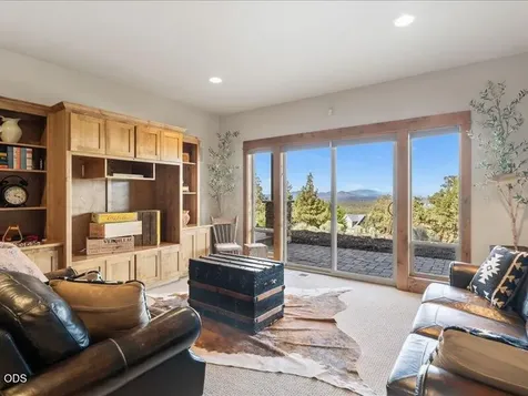 360 Vista Rim Drive Redmond OR 97756