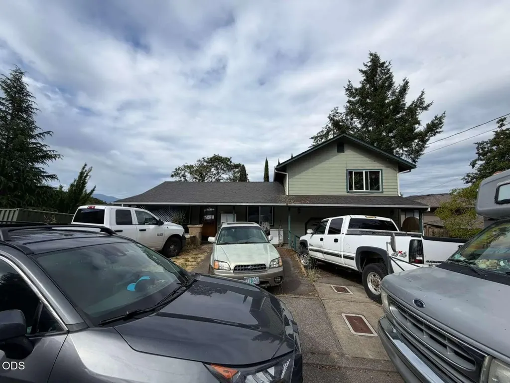 1740 NE Beverly Drive Grants Pass OR 97526