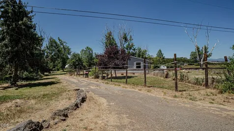 1245 Davanna Drive Eagle Point OR 97524