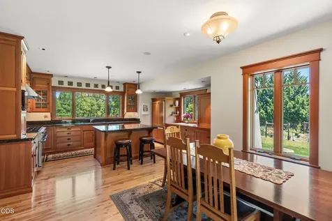 693 Horizon Hills Road Williams OR 97544