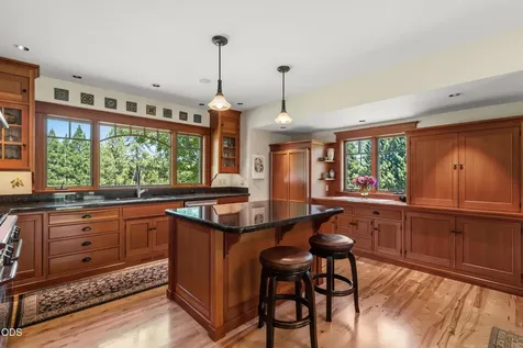 693 Horizon Hills Road Williams OR 97544