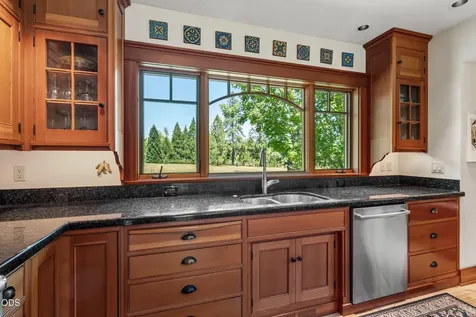 693 Horizon Hills Road Williams OR 97544