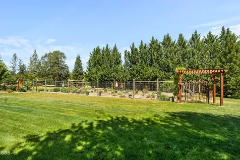 693 Horizon Hills Road Williams OR 97544