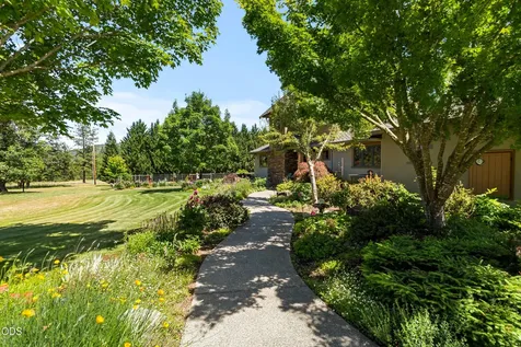 693 Horizon Hills Road Williams OR 97544