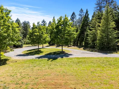 693 Horizon Hills Road Williams OR 97544