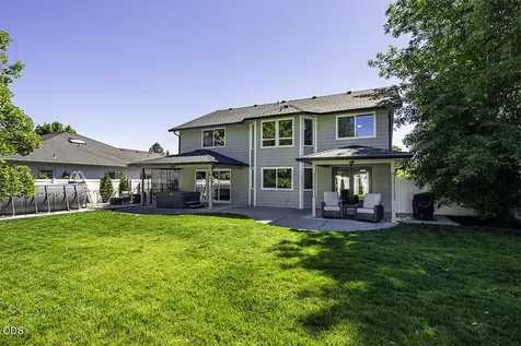 861 Mendolia Way Central Point OR 97502