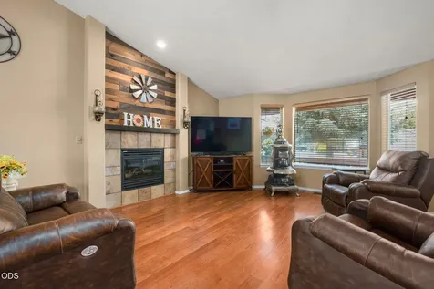 841 NW Negus Place Redmond OR 97756