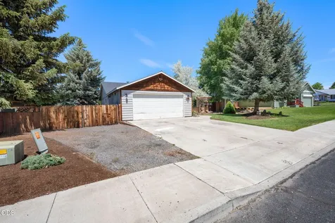 841 NW Negus Place Redmond OR 97756