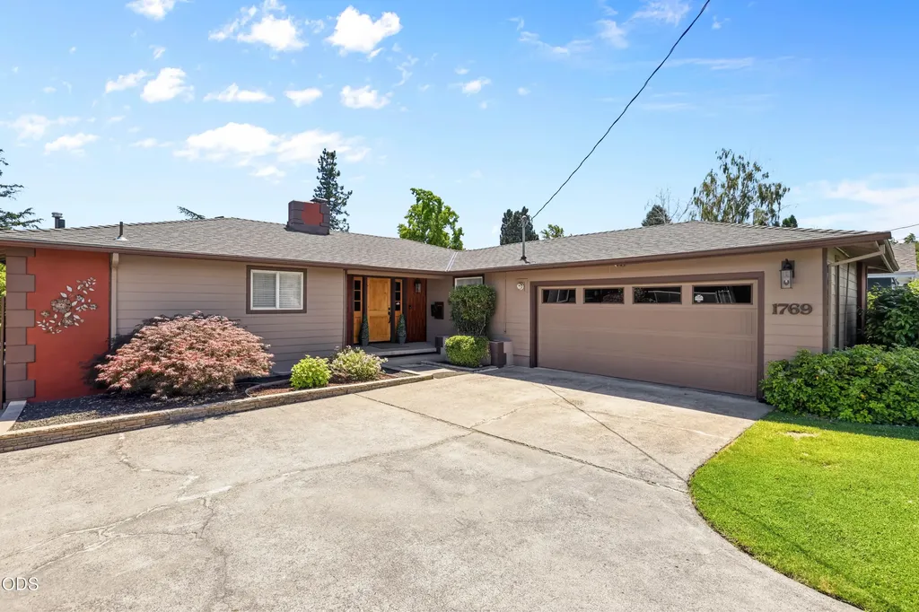1769 Serenity Drive Medford OR 97504