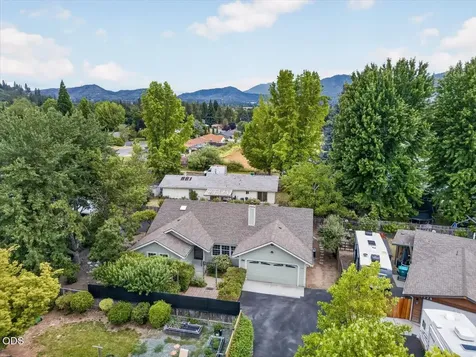 1222 Monroe Way Grants Pass OR 97527