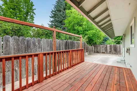 1222 Monroe Way Grants Pass OR 97527