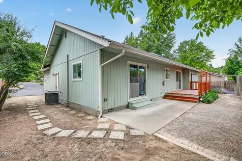 1222 Monroe Way Grants Pass OR 97527