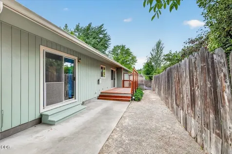 1222 Monroe Way Grants Pass OR 97527