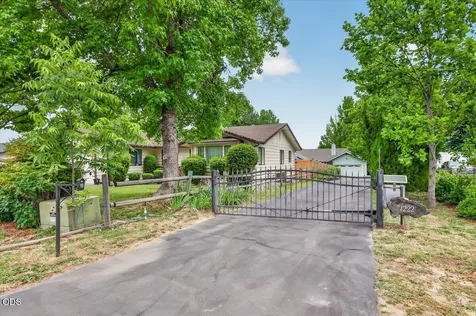 1222 Monroe Way Grants Pass OR 97527