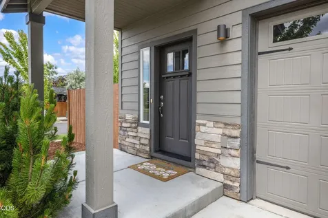 21154 Darnel Avenue Bend OR 97702
