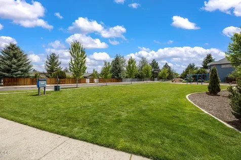 21154 Darnel Avenue Bend OR 97702