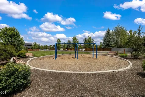 21154 Darnel Avenue Bend OR 97702