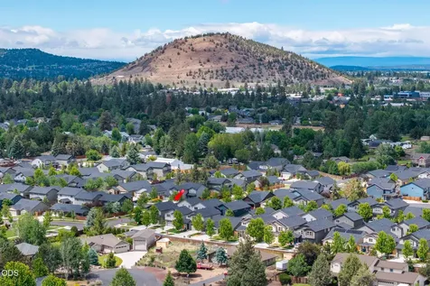 21154 Darnel Avenue Bend OR 97702