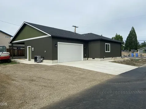 126 Lorraine Avenue Eagle Point OR 97524