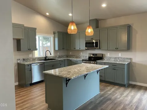 126 Lorraine Avenue Eagle Point OR 97524