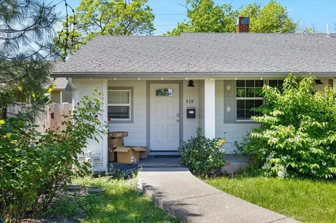 441 N 1st Street Central Point OR 97502