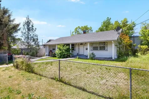 441 N 1st Street Central Point OR 97502