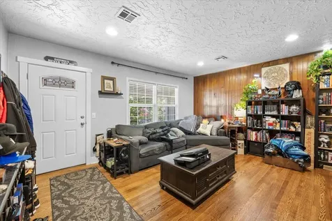 441 N 1st Street Central Point OR 97502