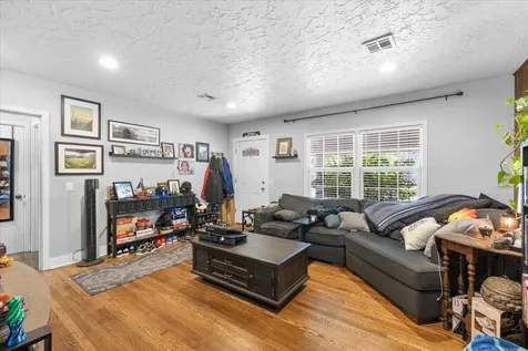 441 N 1st Street Central Point OR 97502