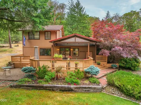 5003 Rogue River Eagle Point OR 97524