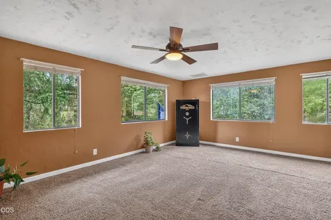 5003 Rogue River Eagle Point OR 97524