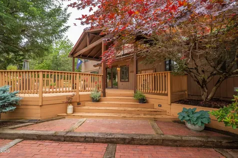 5003 Rogue River Eagle Point OR 97524