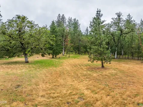 5003 Rogue River Eagle Point OR 97524