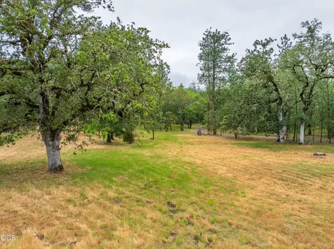 5003 Rogue River Eagle Point OR 97524