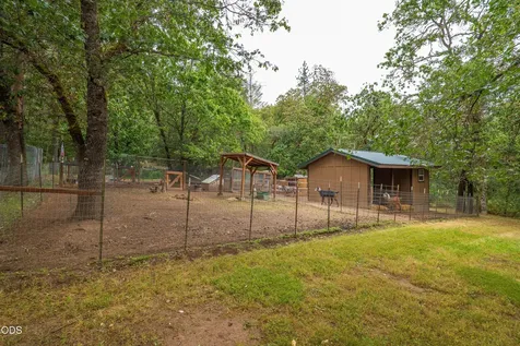 5003 Rogue River Eagle Point OR 97524