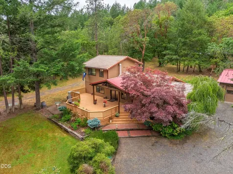 5003 Rogue River Eagle Point OR 97524
