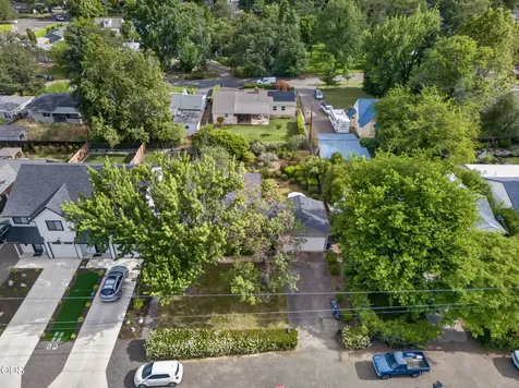 2317 E Main Street Medford OR 97504