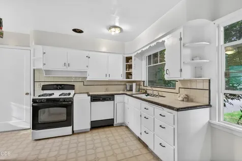 2317 E Main Street Medford OR 97504